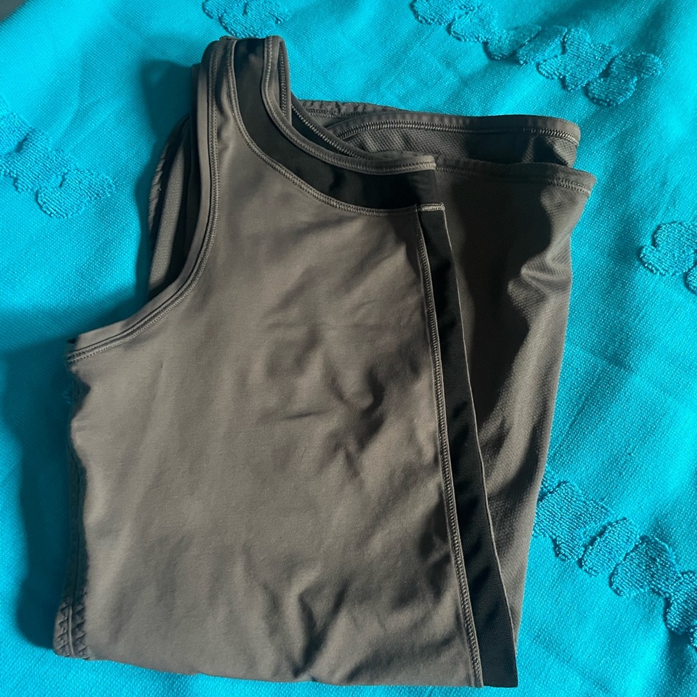 Lululemon top - Picture 3 of 4